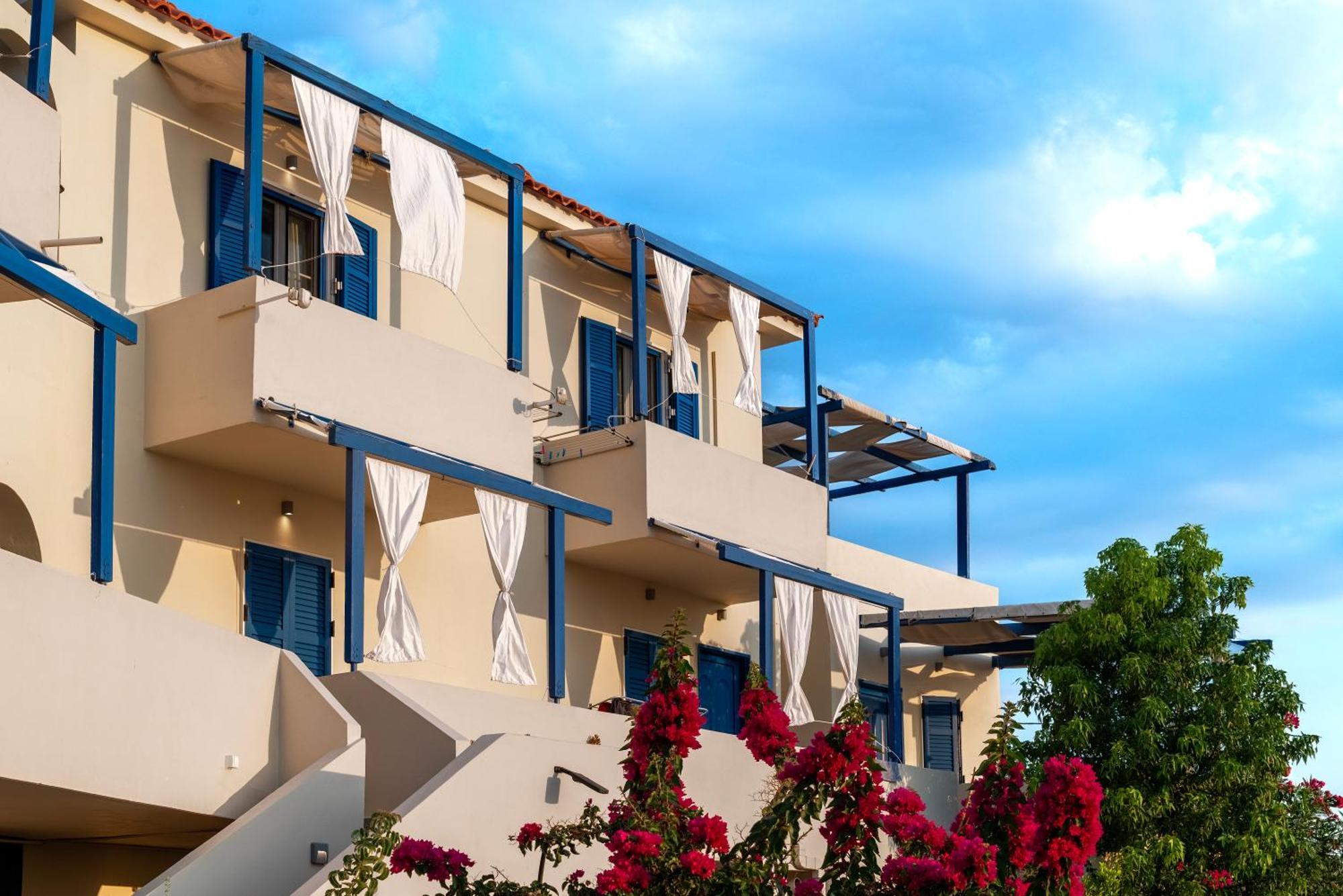 Agnadi Blue Apartments Diakofti Exterior photo