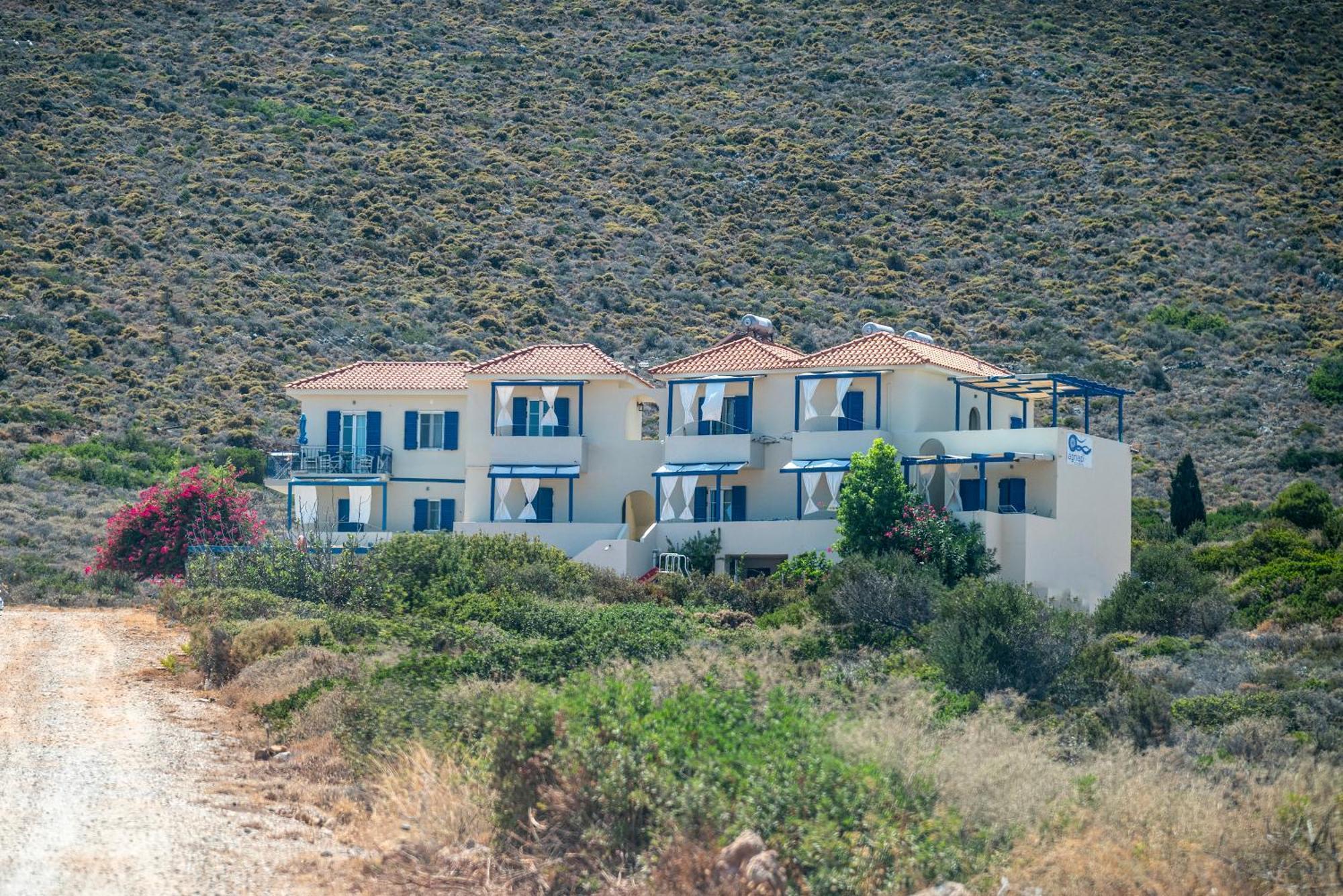 Agnadi Blue Apartments Diakofti Exterior photo