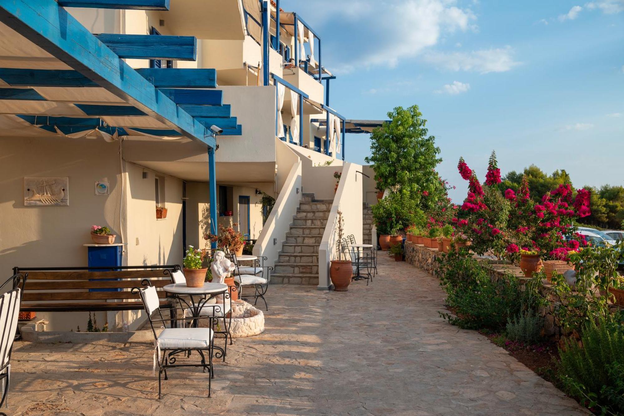 Agnadi Blue Apartments Diakofti Exterior photo