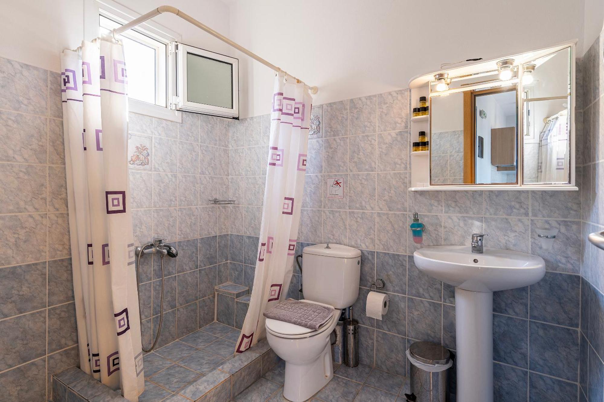 Agnadi Blue Apartments Diakofti Exterior photo