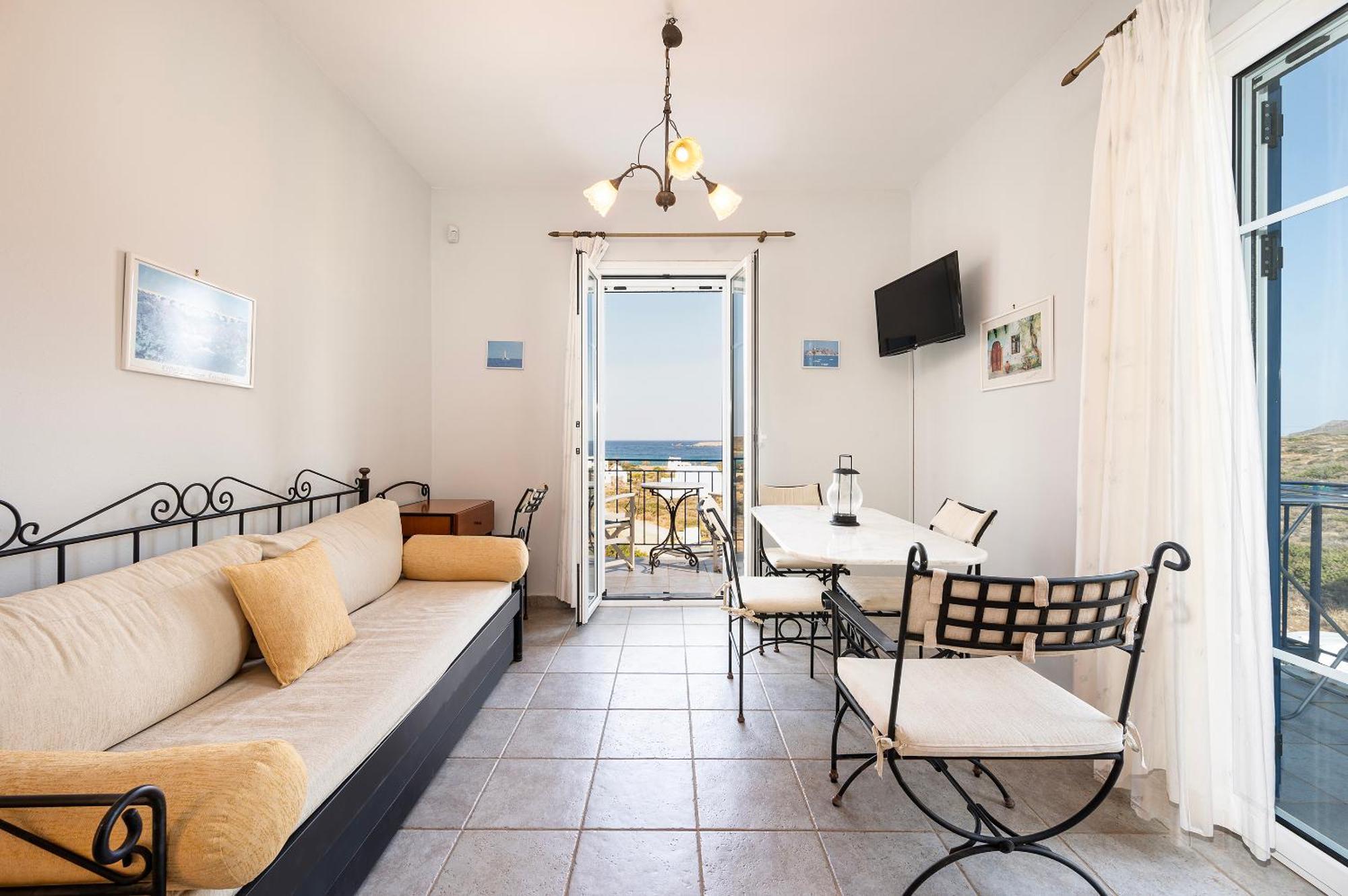 Agnadi Blue Apartments Diakofti Exterior photo